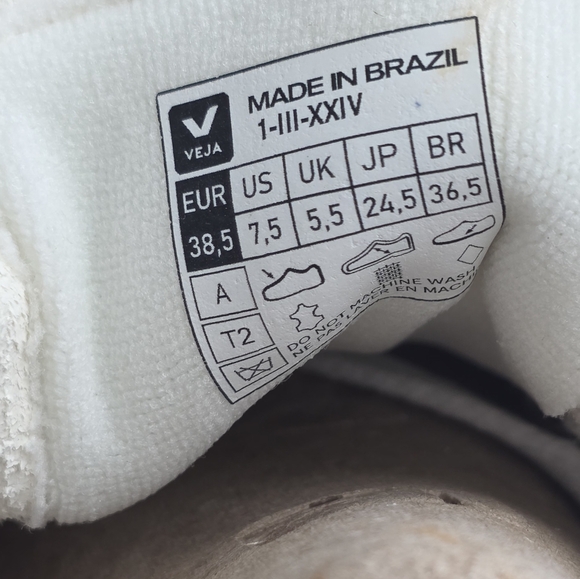 Veja White Sneakers with Blue Accents Size 7.5 NEW - Picture 5 of 8